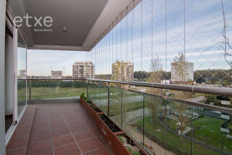 Excelente Apartamento con mejoras. Avenida de las America...