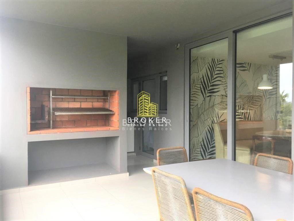 Apartamento En Venta De 3 Dormitorios En Playa