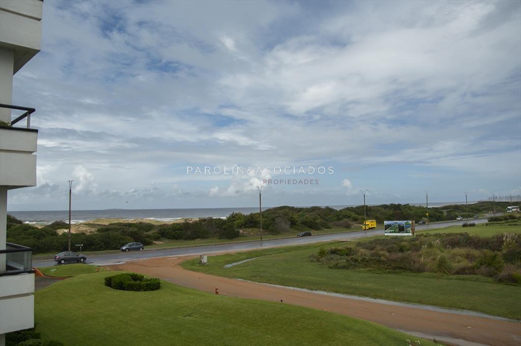 Hermoso apartamento en venta de 4 dormitorios en