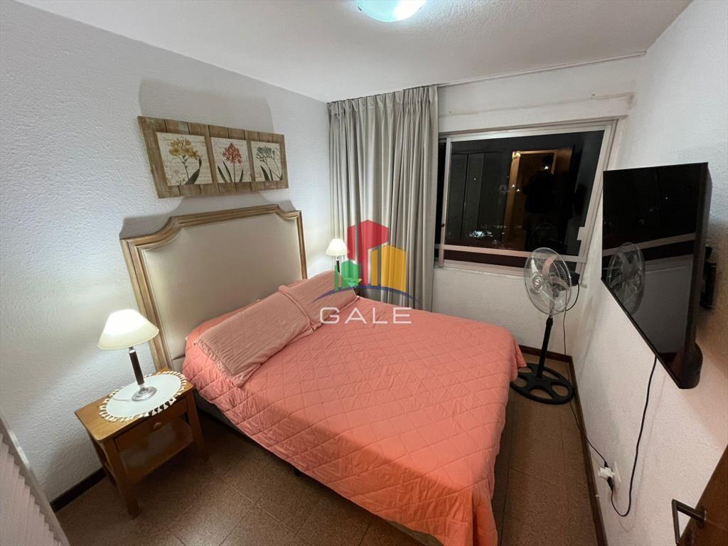 Vende apartamento de 2 dormitorios en Punta del