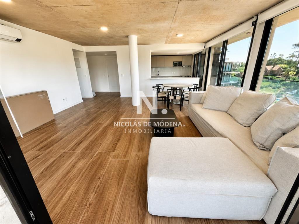 Apartamento de 3 dormitorios en primera linea de