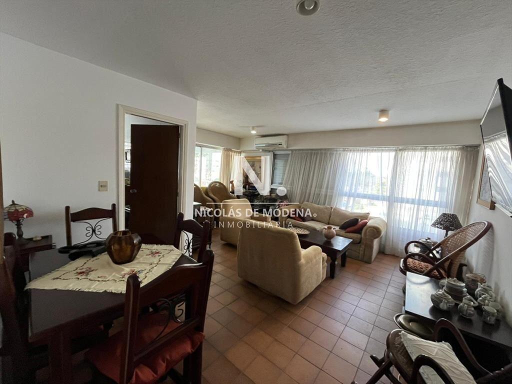 En venta apartamento de 2 dormitorios en Punta