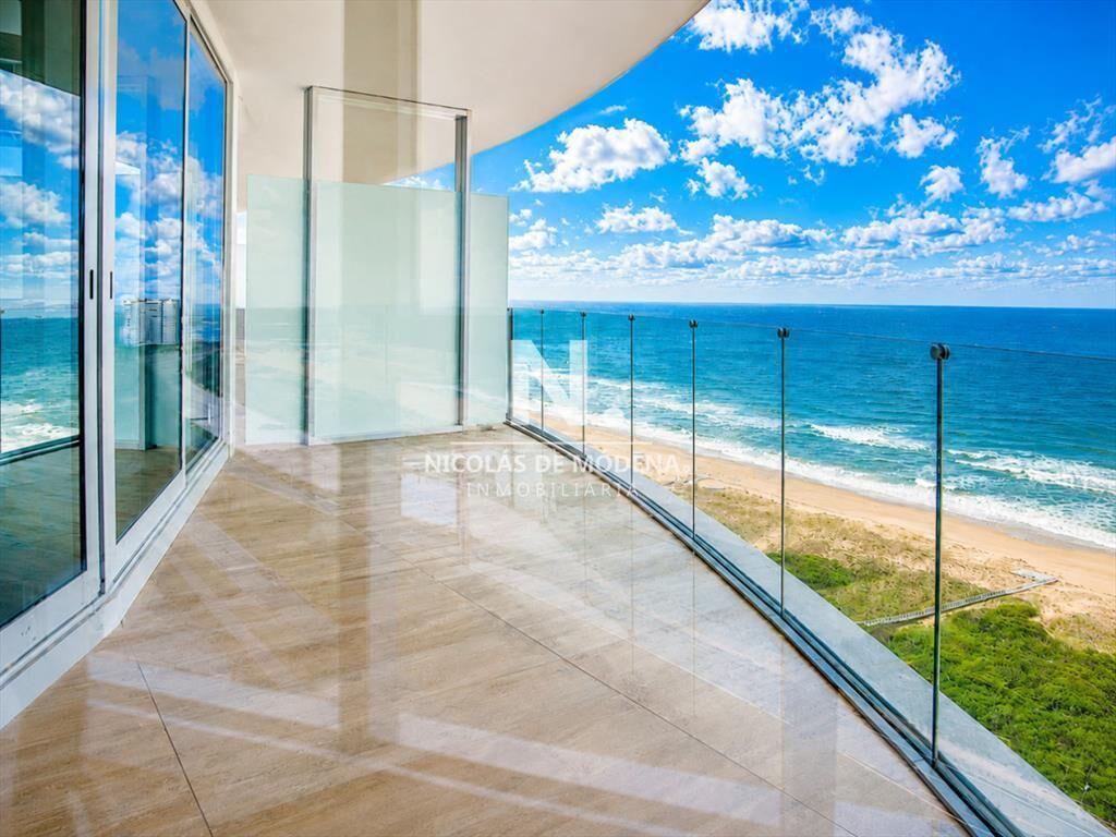 Apartamento de 4 dormitorios en venta en Trump