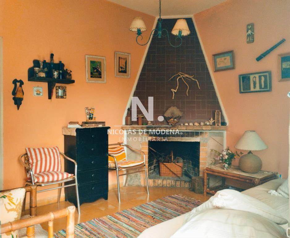 Vende casa de 4 dormitorios, con parrillero en