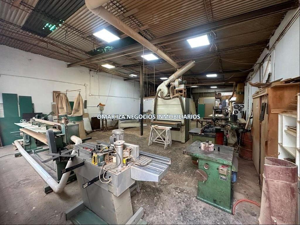 Venta local industrial o depósito en Malvin Norte, llave ca
