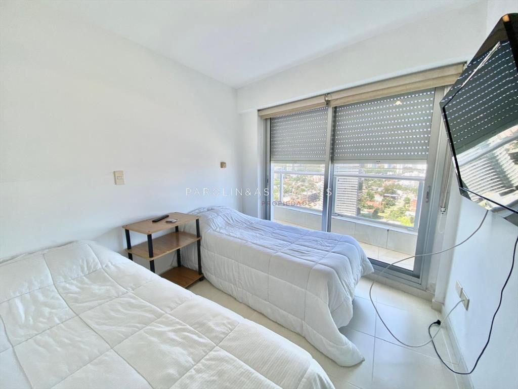 Apartamento en venta en Seasson Tower.