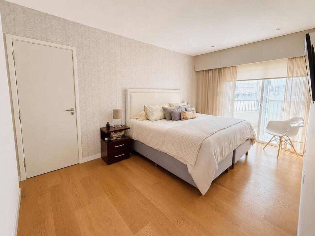 VENTA APTO POCITOS 3 DORM - TERRAZA - GARAJE - SERVICIO