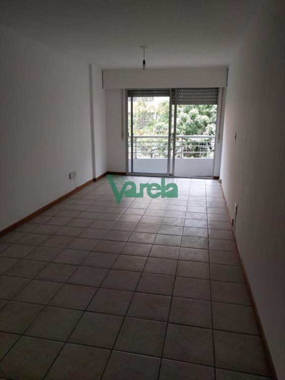 Alquiler Pocitos, Rambla, apartamento con terraza