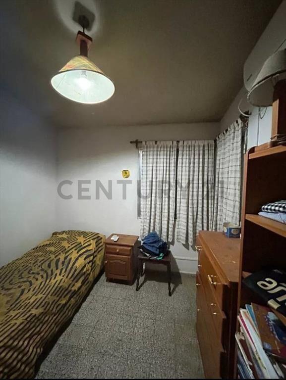 VENTA DUPLEX,3 DORMITORIOS,PATIO,PARRILLERO,COCHERA-LA PAZ.