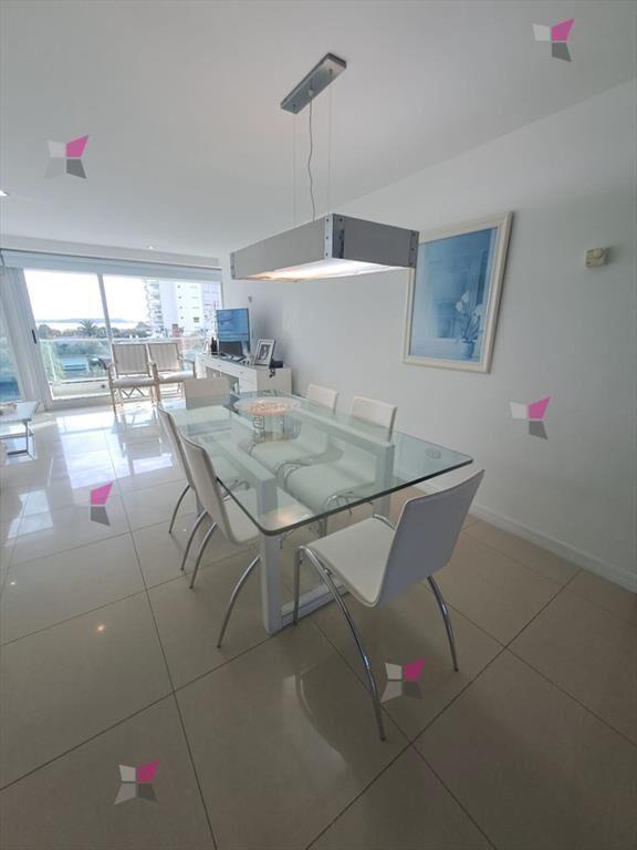 Apartamento en Playa Mansa a la venta 3 con vista