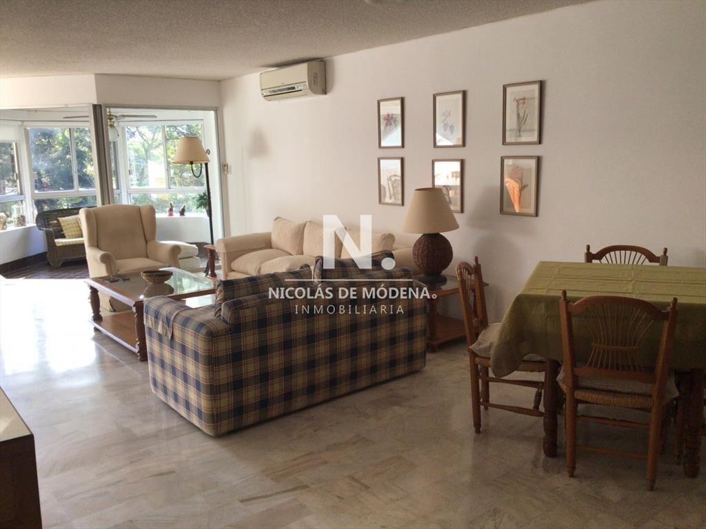 Apartamento en Venta - Piso alto - Punta del Este