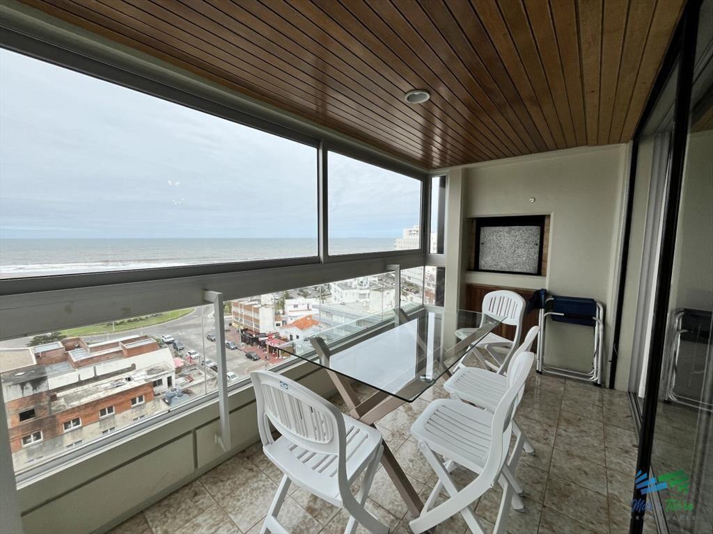 En venta apartamento 3 dormitorios 2 baños en