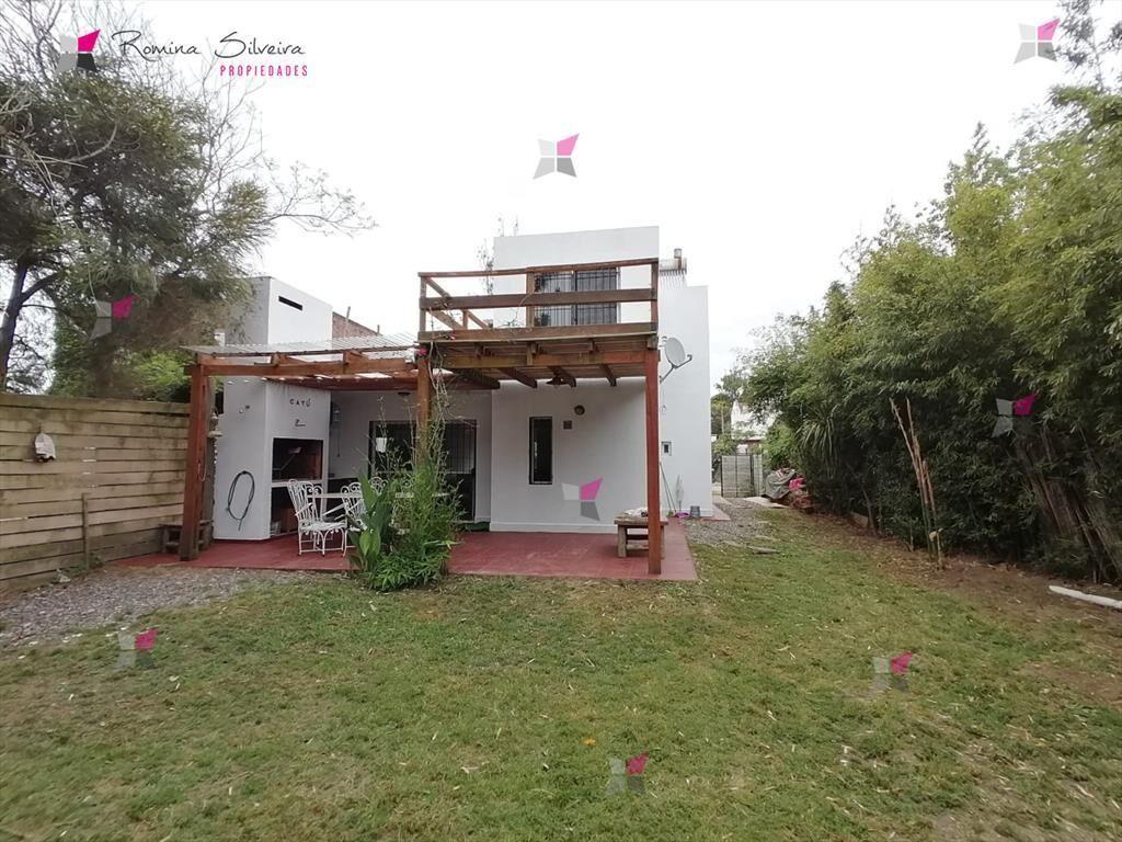ALQUILER ANUAL DE CASA EN LA BARRA, MALDONADO. -