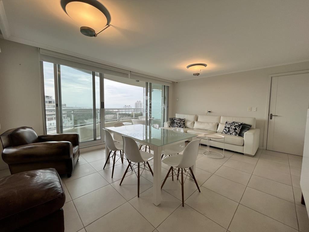 Piso alto 2 dormitorios con 1 baño en ocean