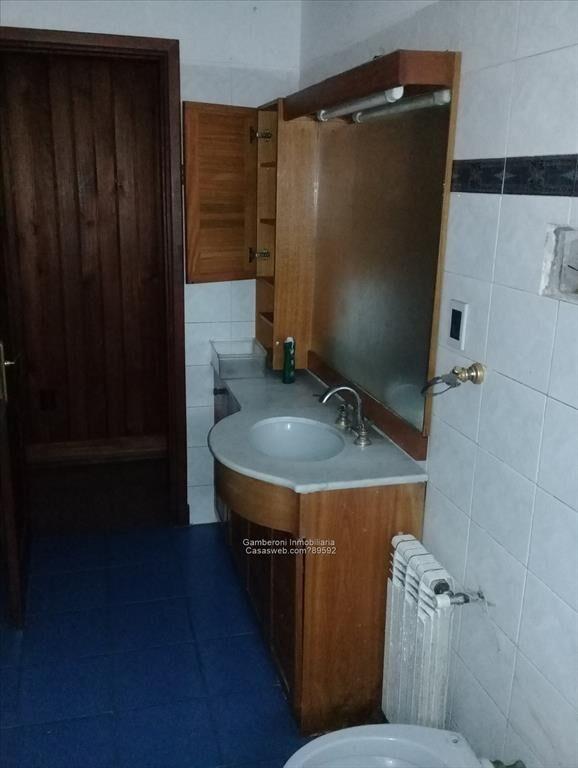 Excelente chalet en venta en Colón. Alquilado.