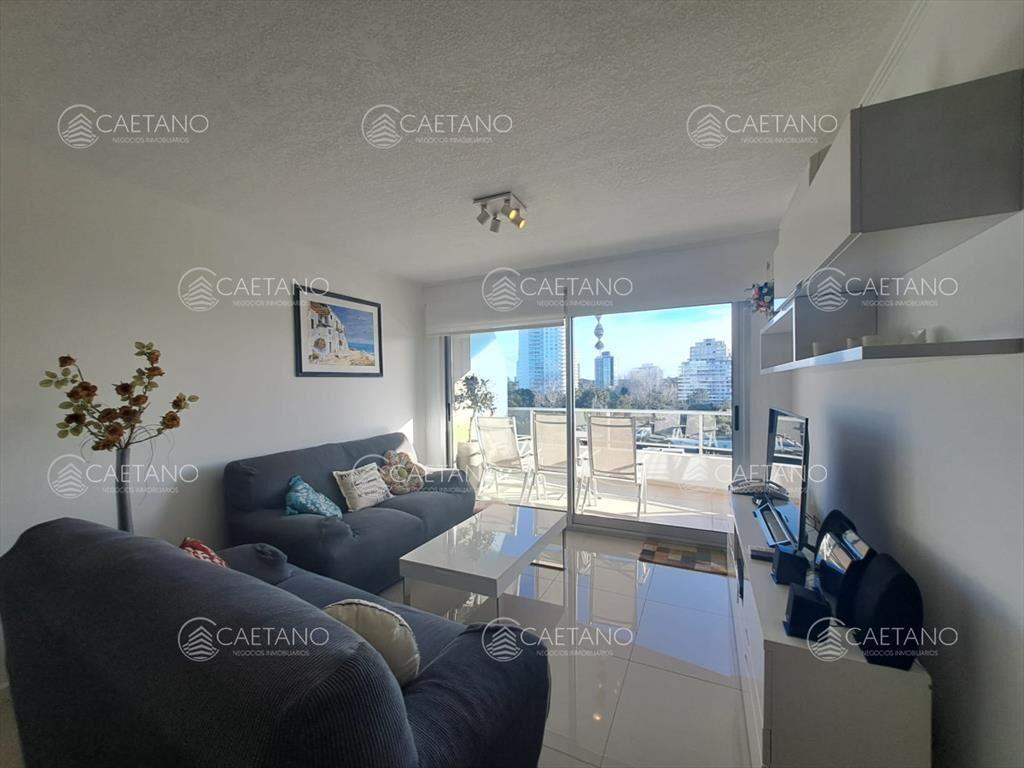 Espectacular apartamento de 1 dormitorios, con servicios, a