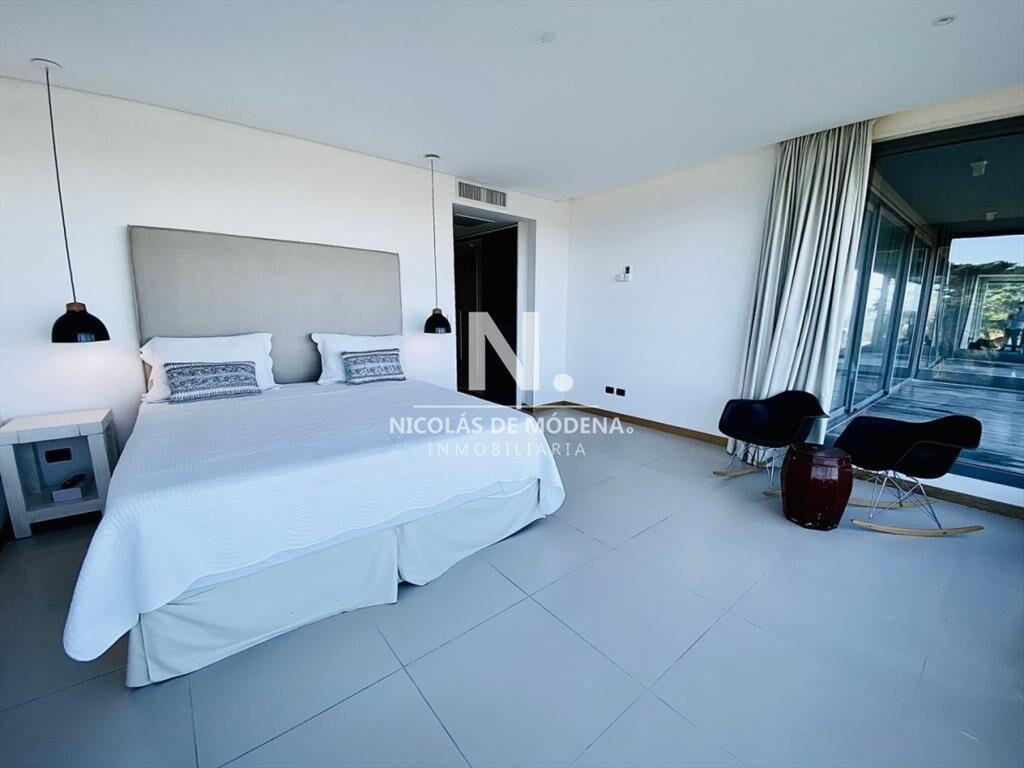 Venta departamento 3 dormitorios y dependencia en