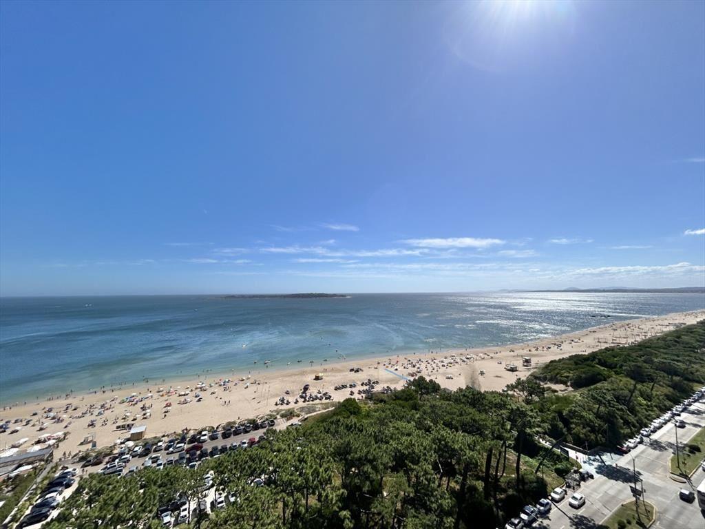 VENTA APARTAMENTO 3 DORMITORIOS MAS DEPENDENCIA EDIFICIO IM