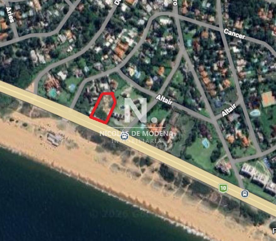 Terreno frente al mar en Playa Brava de 3.000 m2