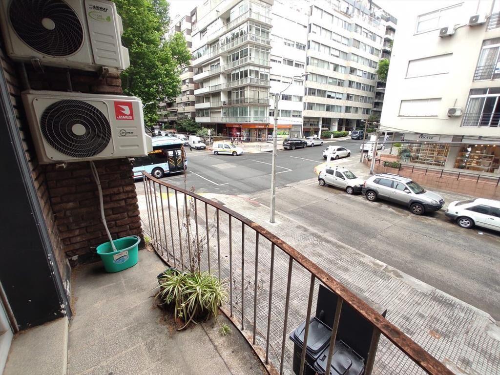 Venta casa 4 dormitorios sobre Benito Blanco Pocitos