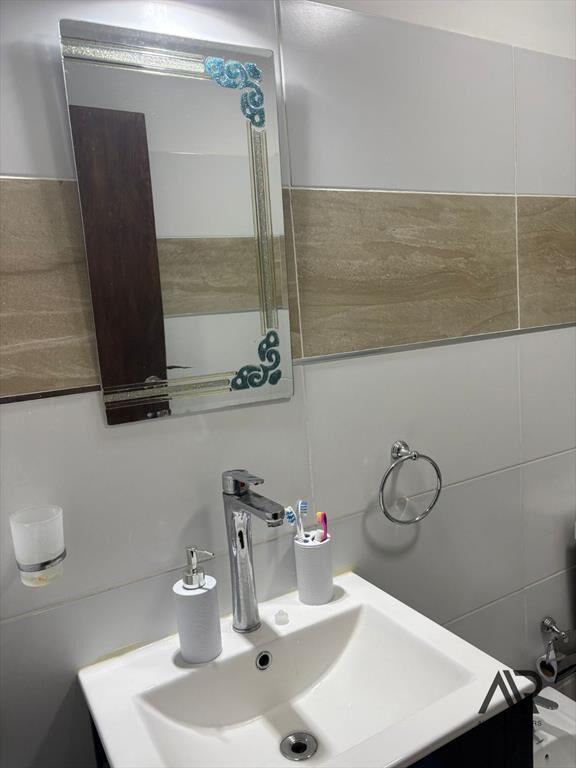 Casa en venta c/ cochera en Cuchilla Alta