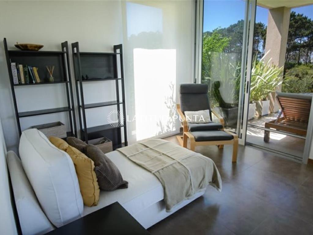 Rincon del Indio, moderna casa en barrio cerrado