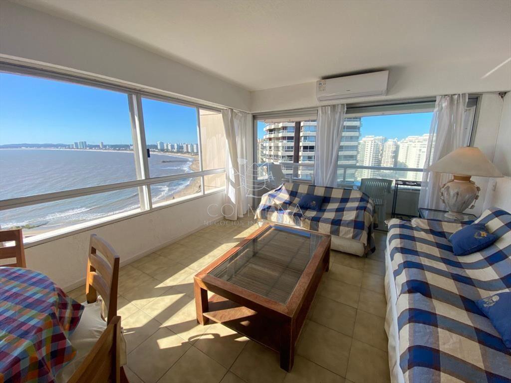Apartamento en Peninsula, vista playa mansa y
