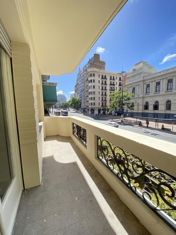 Venta apartamento de 3 dormitorios en Cordon con renta