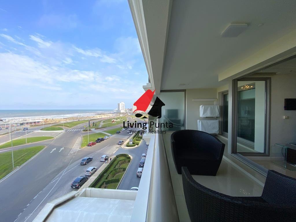 Apartamento de 3 dormitorios en Brava, Punta del Este.