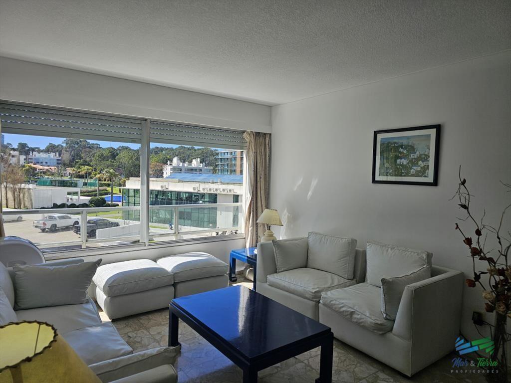 Vendo apartamento 2,5 dormitorios en playa mansa, complejo