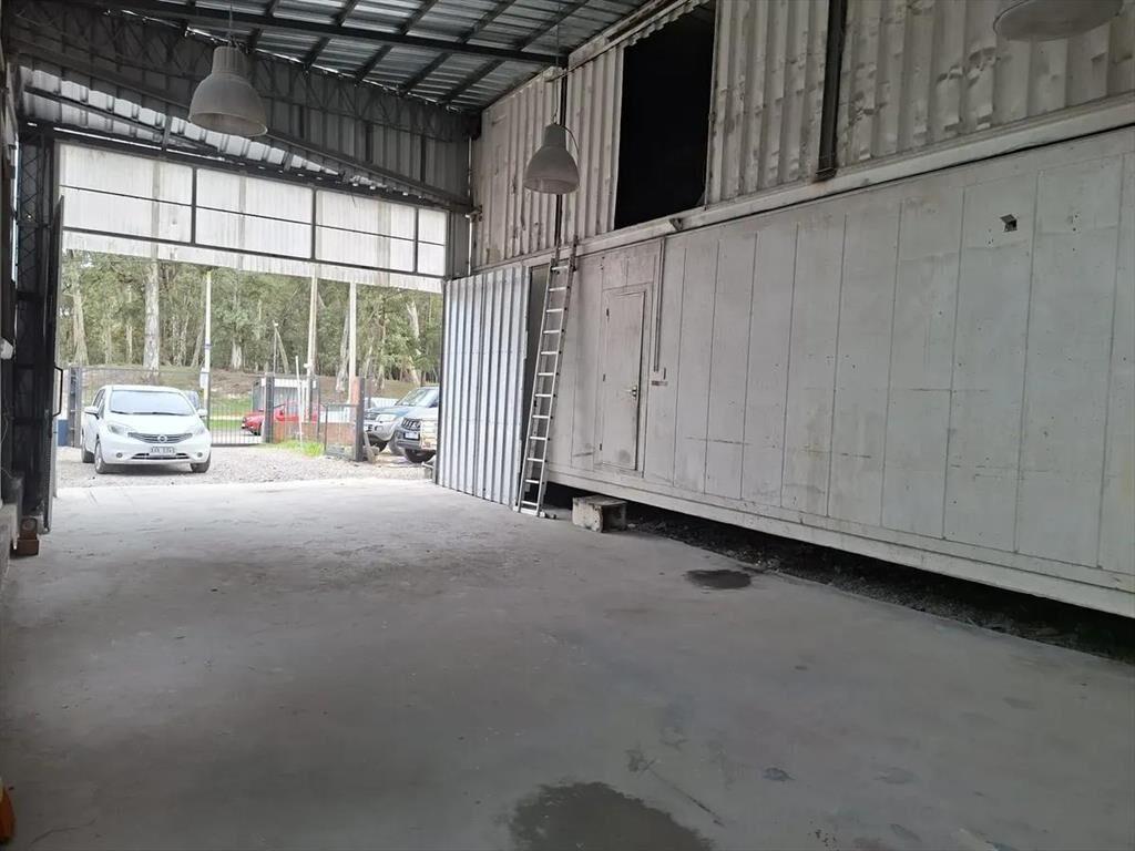 Alquiler amplio local comercial en Paso Carrasco