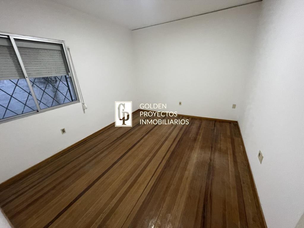 Casa en alquiler dos dormitorios y cochera en buceo