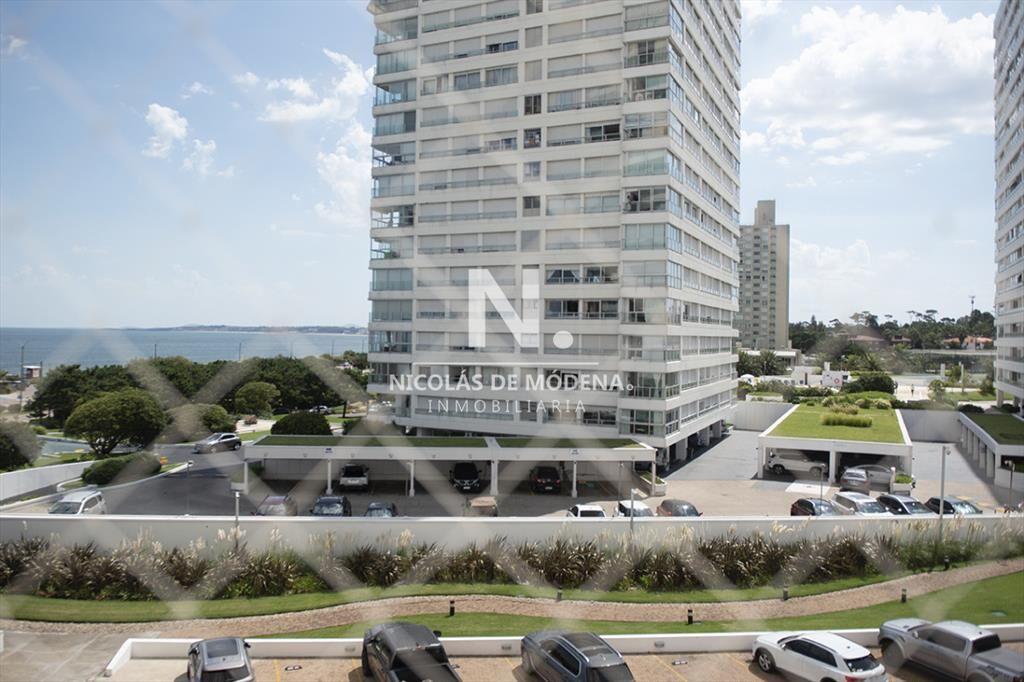 PRIMERA LINEA PUNTA DEL ESTE, PLAYA MANSA- TORRE
