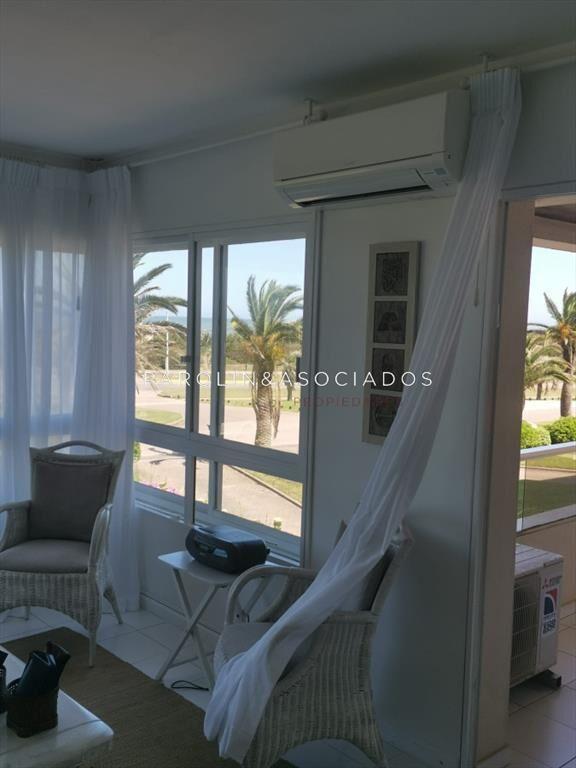 Apartamento en Brava, 2 dormitorios *