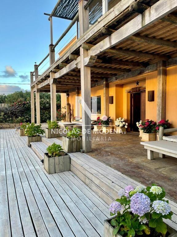 Casa Frente Al Mar - 5 dormitorios en Altos de Pubta Piedra