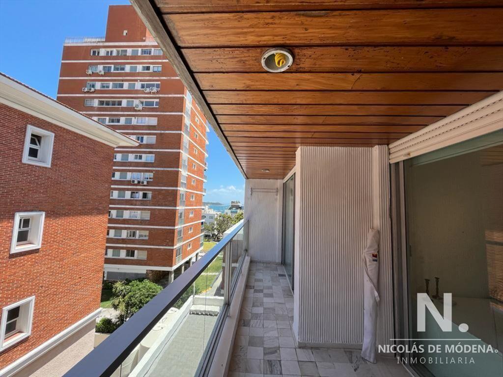 VENTA DE APARTAMENTO DE 1 DOMITORIO EN PENINSULA CON VISTA