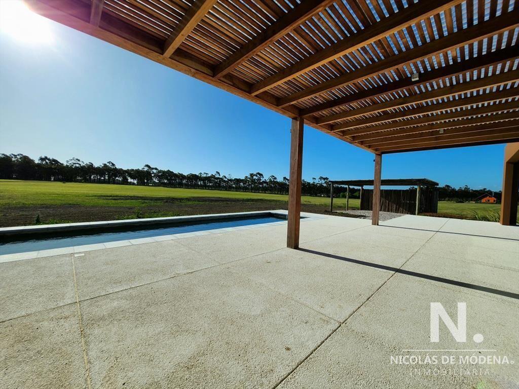 Excelente casa en Venta, barrio privado
