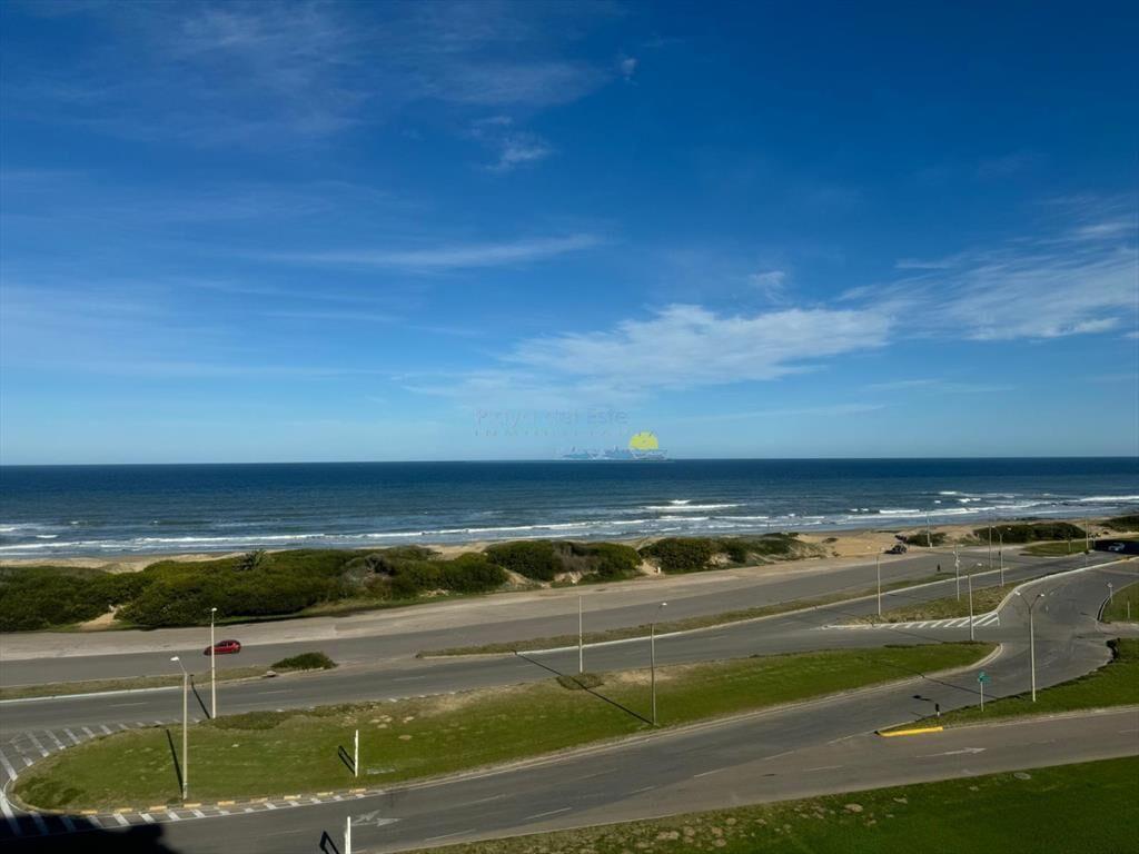 Apartamento en Venta de 3 dormitorios en Punta ,