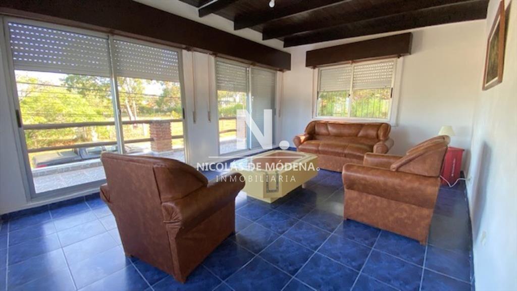 Casa de 3 dor mas apto al fondo con 2 dor en el a