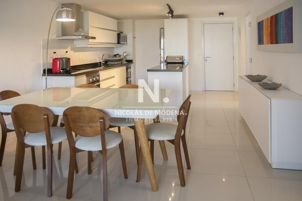 Apartamento en venta en Torre esmeralda de 3 , en