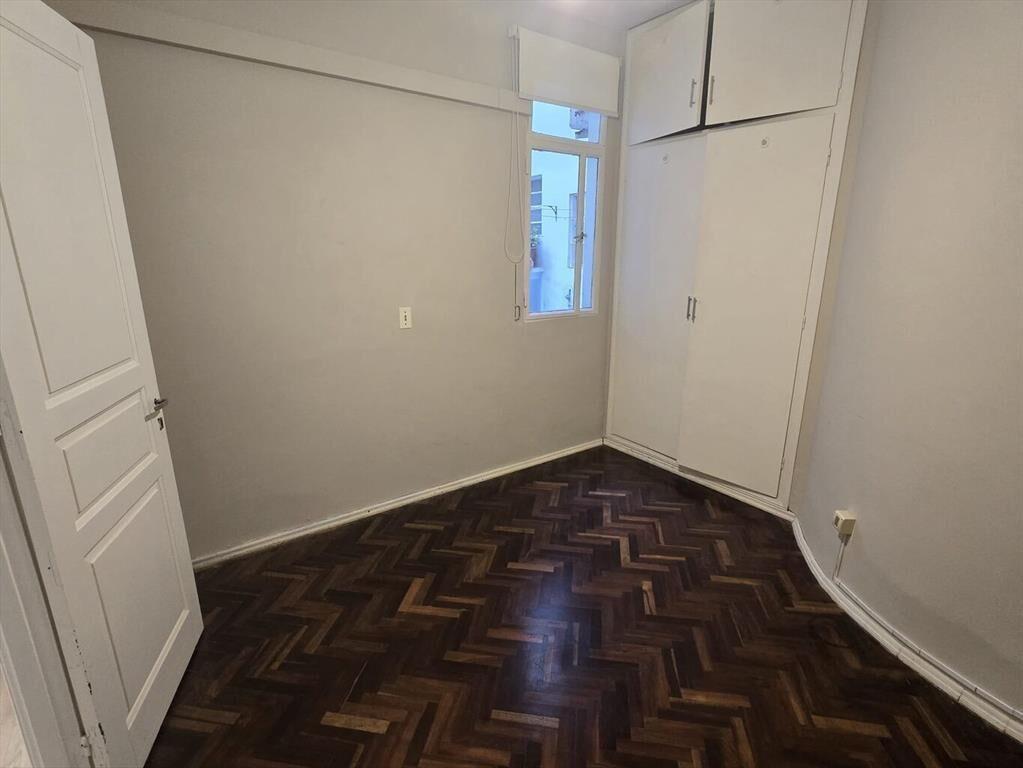Gran ubicación de Pocitos, apto. tipo casa, excelente estad
