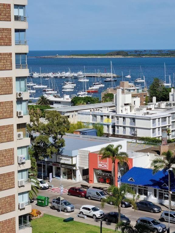 Apartamento en Peninsula, 3 dormitorios *
