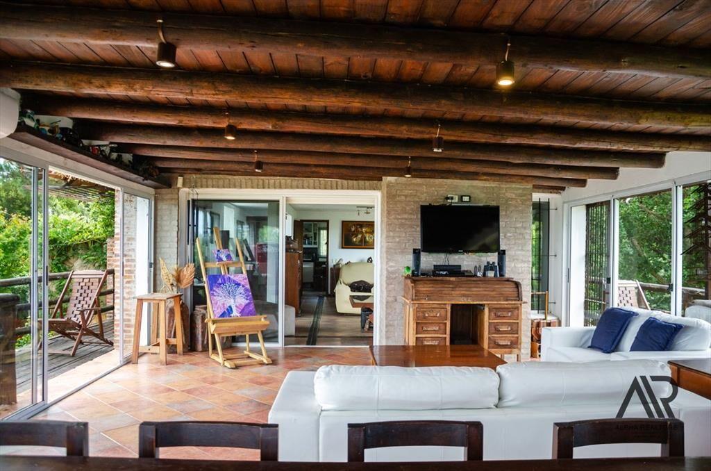Casa en venta c/ cochera en P. Ballena