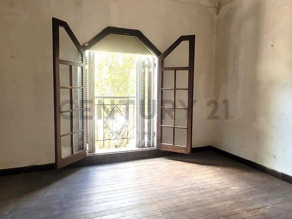 VENTA CASA A RECICLAR EN REDUCTO 100 m2 Al frente PH acep...