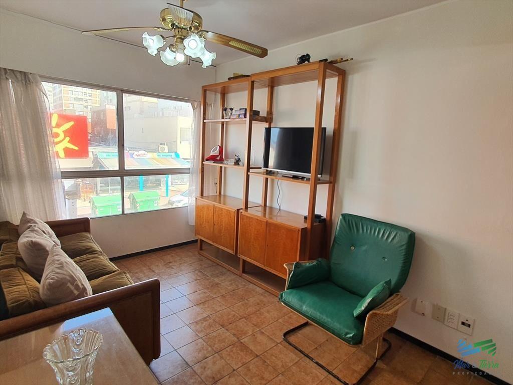 Venta de apartamento de 2 dormitorios en la de