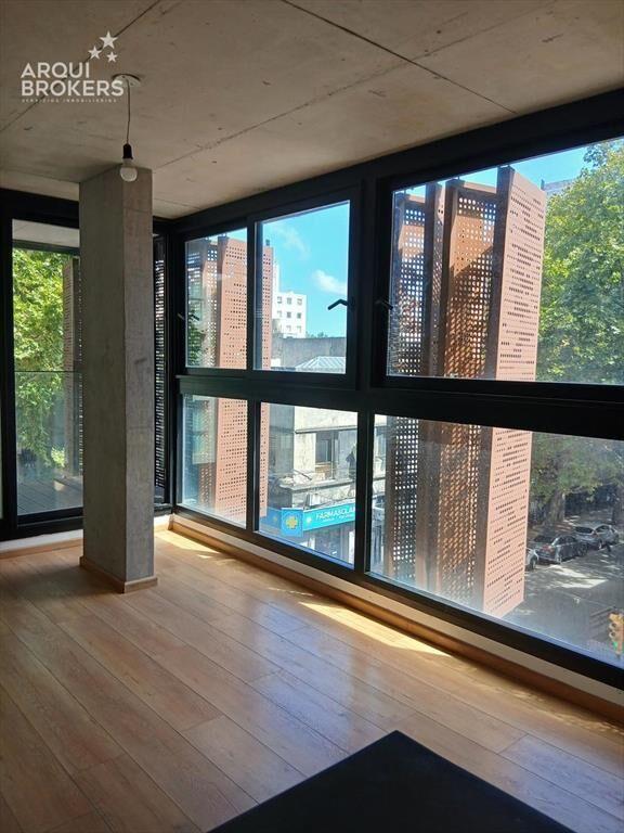 Apartamento de 2 dormitorios en alquiler en Centro - 202
