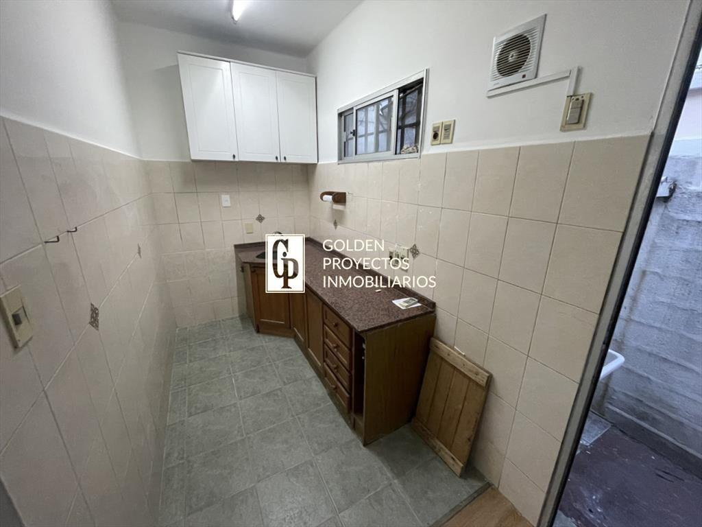 Casa en alquiler dos dormitorios y cochera en buceo