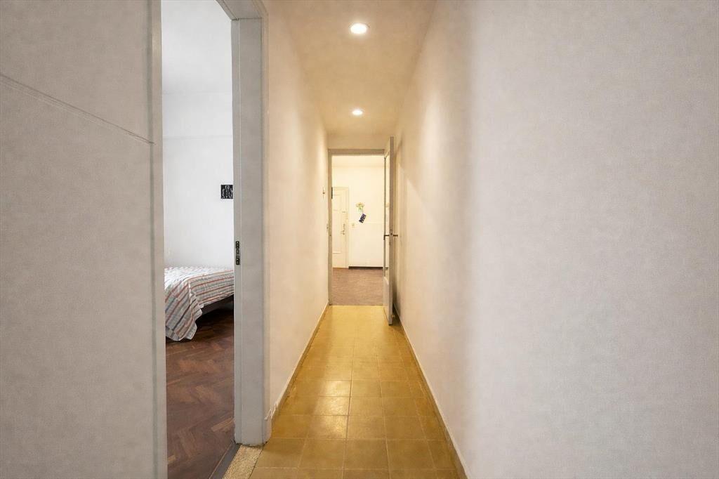 Venta apartamento de dos dormitorios con patio. Tres Cruce