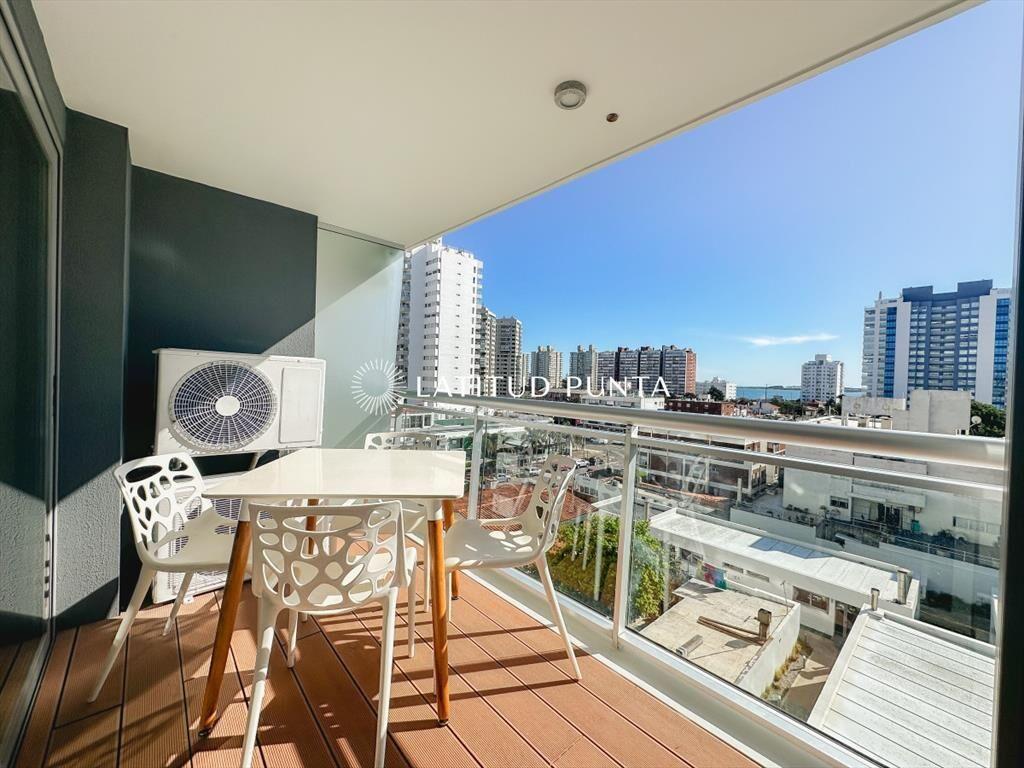Apartamento en Brava, 1 dormitorio y medio