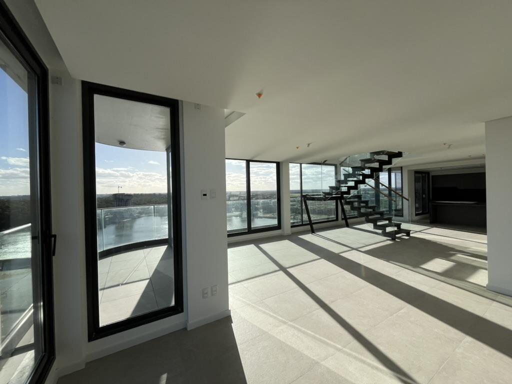 Venta Penthouse Exclusivo en Carrasco Boating – Lujo y Vist
